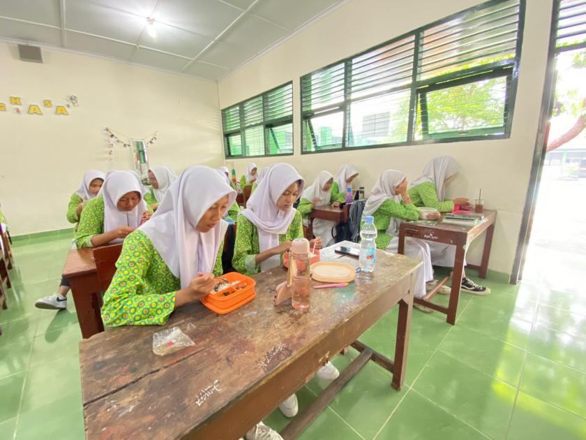 Ungkapkan Rasa Syukur HAB Kemenag, MTs Negeri 3 Sleman Gelar Sarapan Bersama