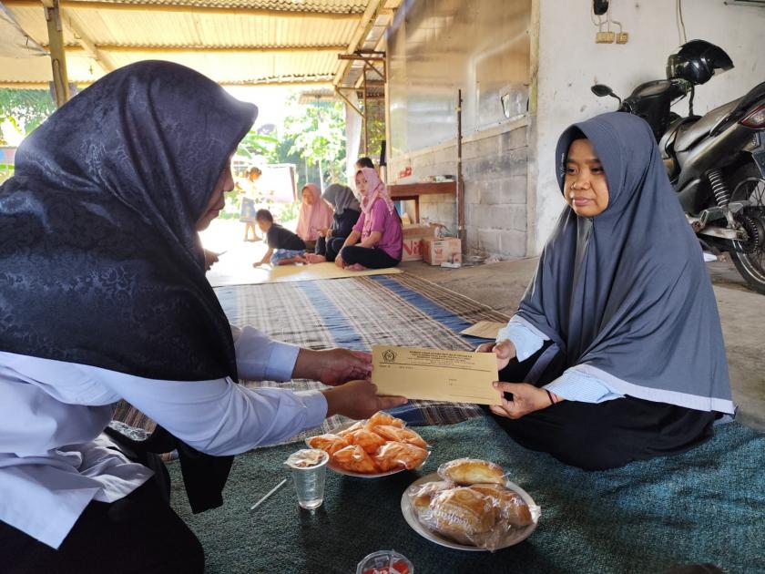 Turut Berbela Sungkawa, Guru Pegawai MTs Negeri 3 Sleman Sampaikan Santunan