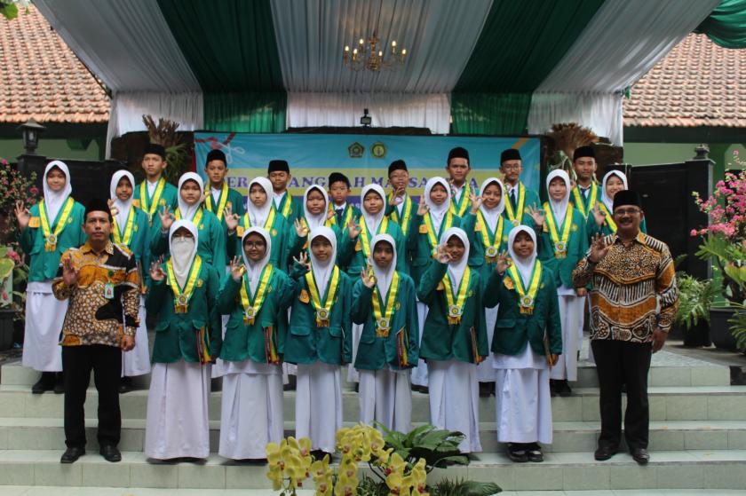 Puncak Perayaan Hari Santri, MTsN 3 Sleman Gelar Wisuda Tahfidz