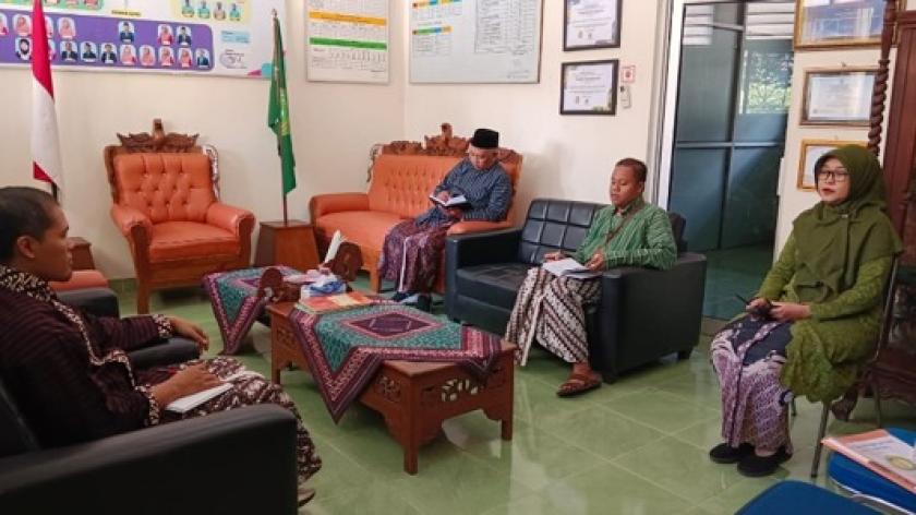 Mantapkan Persiapan Supervisi Akademik dan PKKM, MTsN 3 Sleman Gelar Rapat Koordinasi Kurikulum