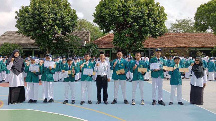 Apresiasi Prestasi Siswa, MTsN 3 Sleman Bagikan Reward