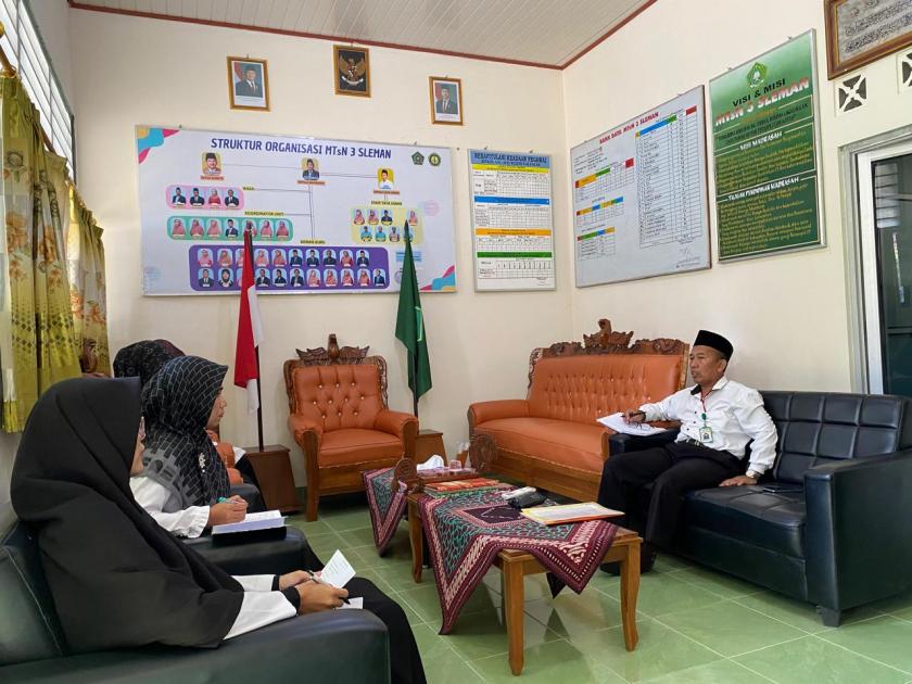 Tim Kesiswaan MTs Negeri 3 Sleman Adakan Rapat Koordinasi Rutin