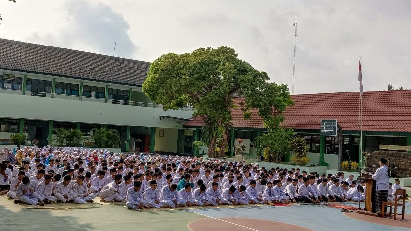 Pupuk Empati dan Kepedulian, MTsN 3 Sleman Gelar Sholat Istisqo dan Ghaib