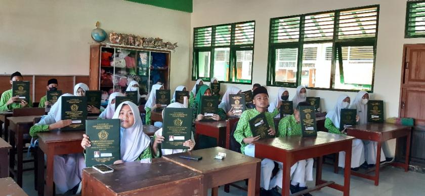 Dinyatakan Naik Kelas, Siswa Kelas 8 MTsN 3 Sleman Lakukan Daftar Ulang