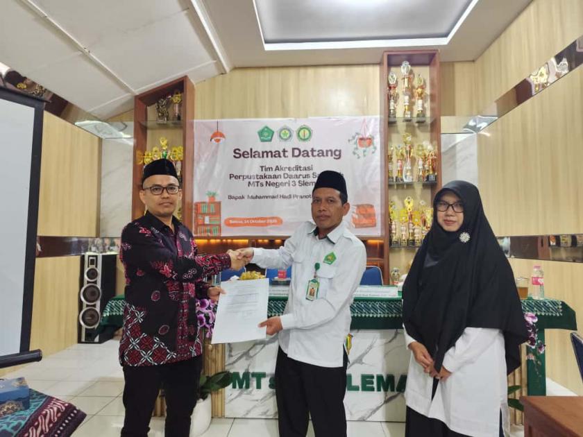 Perpustakaan Daarus Saqofah MTs Negeri 3 Sleman Jalani Visitasi Akreditasi dengan Lancar