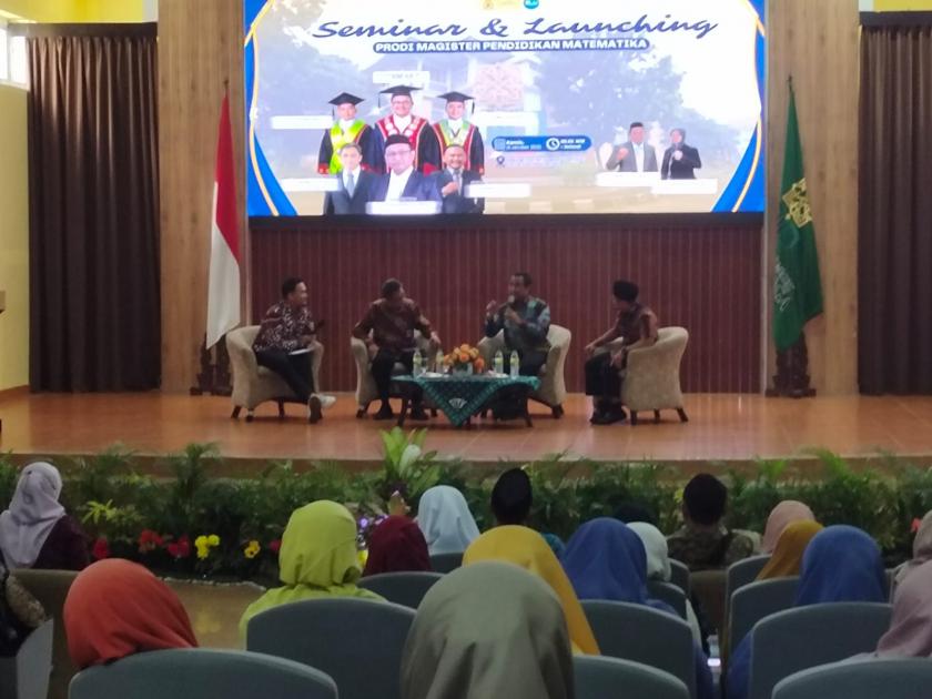 Kepala MTsN 3 Sleman dan Tiga Guru Matematika Hadiri Seminar UIN SUKA DIY