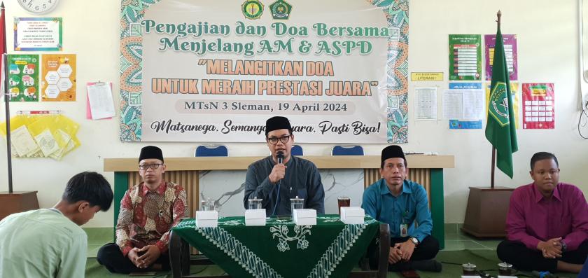Tingkatkan Motivasi, MTsN 3 Sleman Gelar Pengajian dan Doa Bersama
